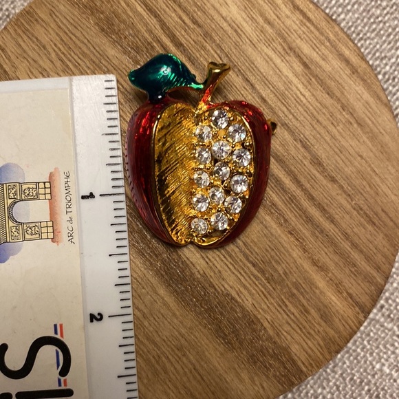 Apple Brooch - Picture 4 of 5